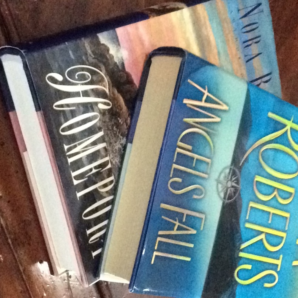 2 Nora Roberts hardbacks Angels Fall / Homeport - Picture 2 of 2